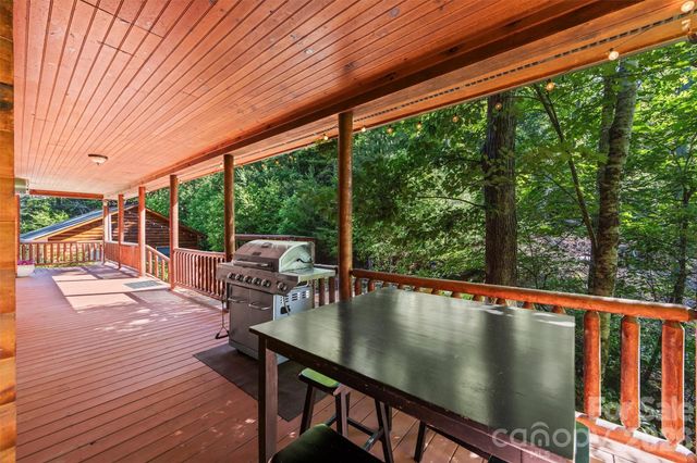 128 Hummingbird Lane, Almond, NC 28702