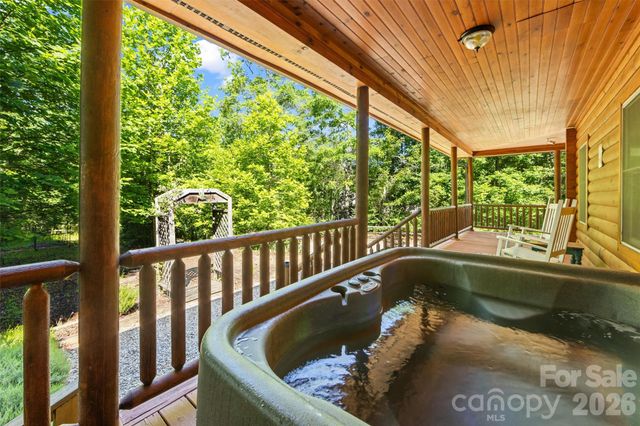 128 Hummingbird Lane, Almond, NC 28702