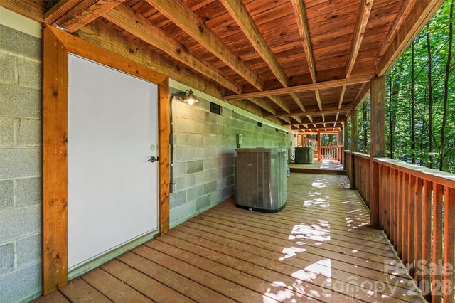 128 Hummingbird Lane, Almond, NC 28702