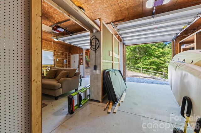 128 Hummingbird Lane, Almond, NC 28702