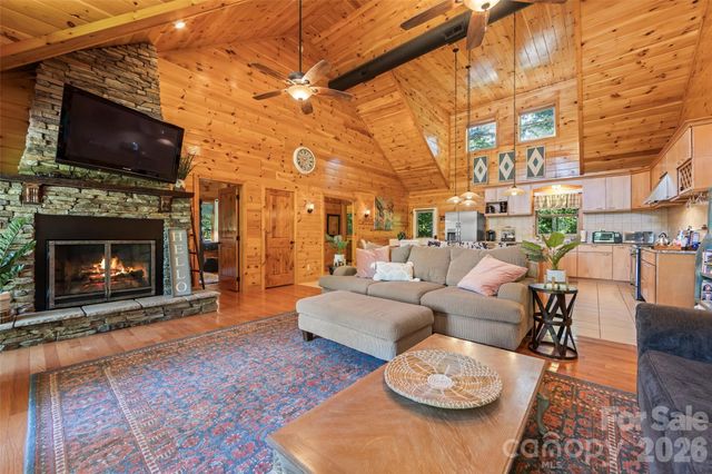 128 Hummingbird Lane, Almond, NC 28702