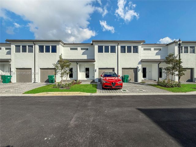 3770 SW 50th Avenue 3770, Pembroke Park, FL 33023