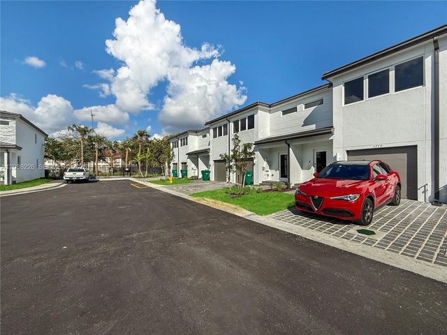 3770 SW 50th Avenue 3770, Pembroke Park, FL 33023