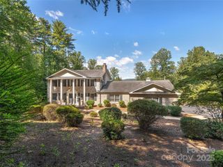 403 Estate Drive, Hendersonville, NC 28739