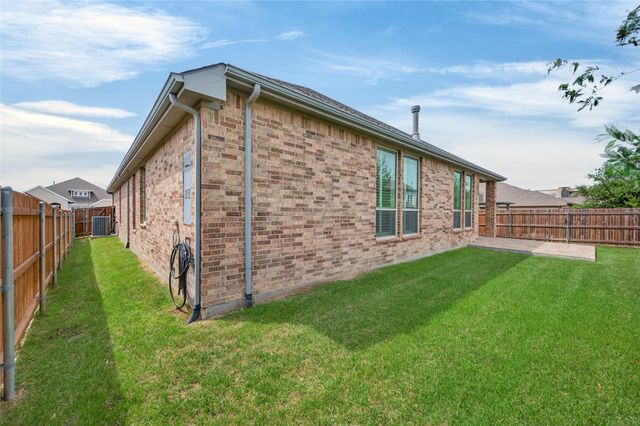 7457 Pondview Lane, Fort Worth, TX 76123