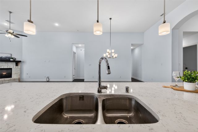 7457 Pondview Lane, Fort Worth, TX 76123