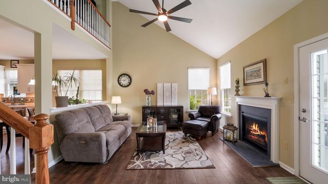1236 CREEKSIDE LN, Quakertown, PA 18951