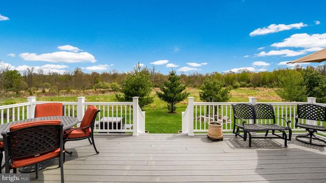1236 CREEKSIDE LN, Quakertown, PA 18951