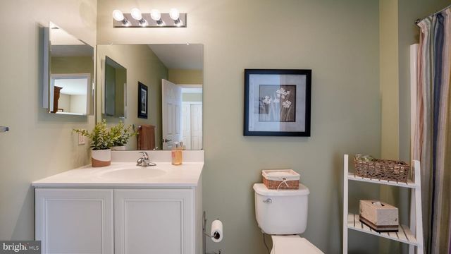 1236 CREEKSIDE LN, Quakertown, PA 18951
