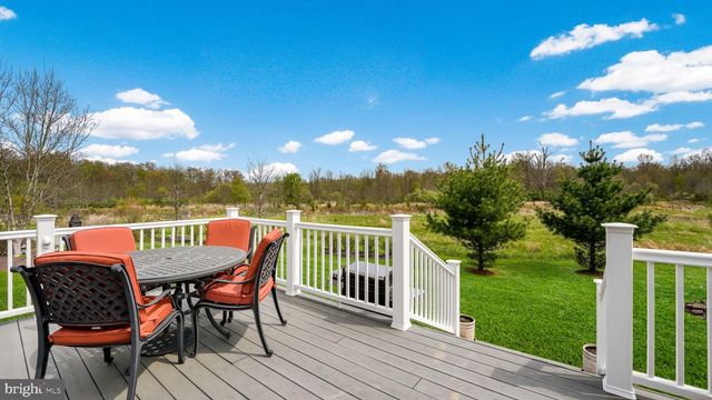 1236 CREEKSIDE LN, Quakertown, PA 18951