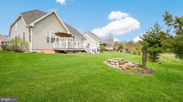 1236 CREEKSIDE LN, Quakertown, PA 18951