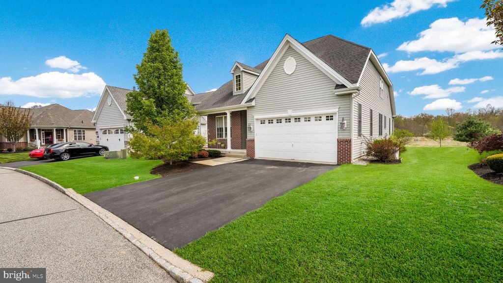 1236 CREEKSIDE LN, Quakertown, PA 18951