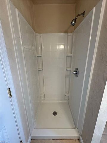 401 Fresh Meadow RD, Norfolk, VA 23503