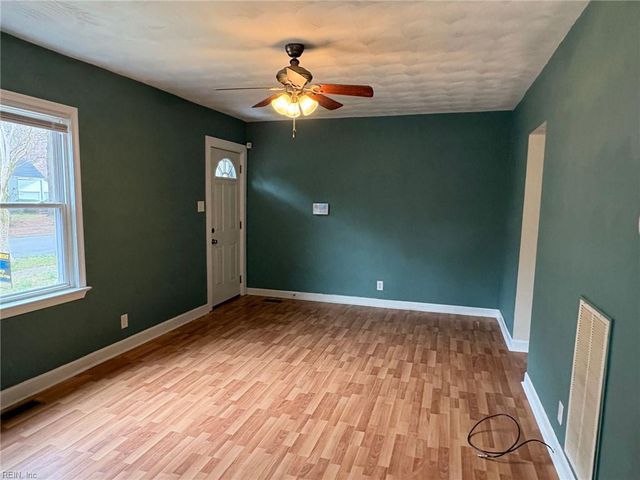 401 Fresh Meadow RD, Norfolk, VA 23503