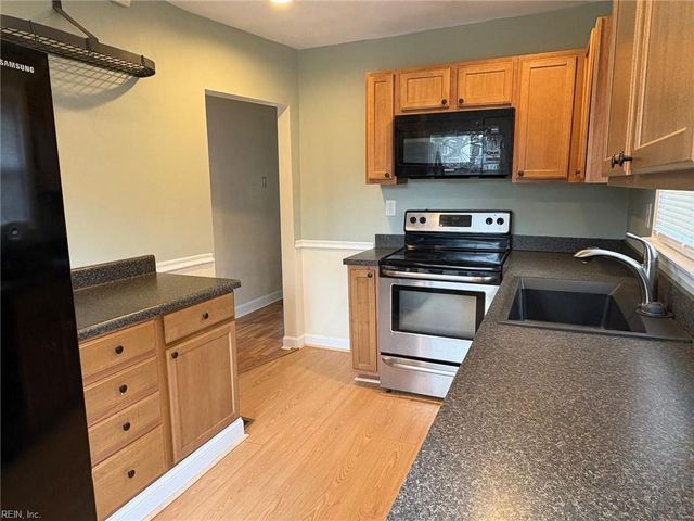 401 Fresh Meadow RD, Norfolk, VA 23503