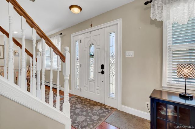 1105 N Broadway, Massapequa, NY 11758