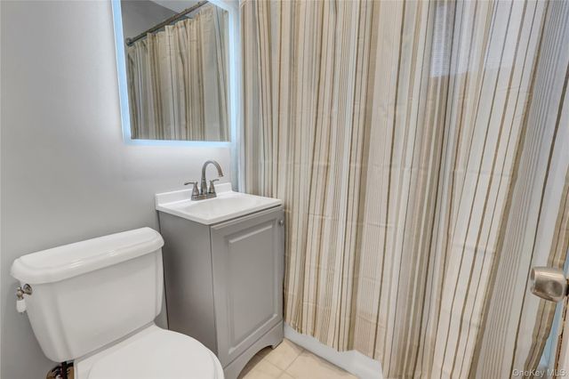 1105 N Broadway, Massapequa, NY 11758