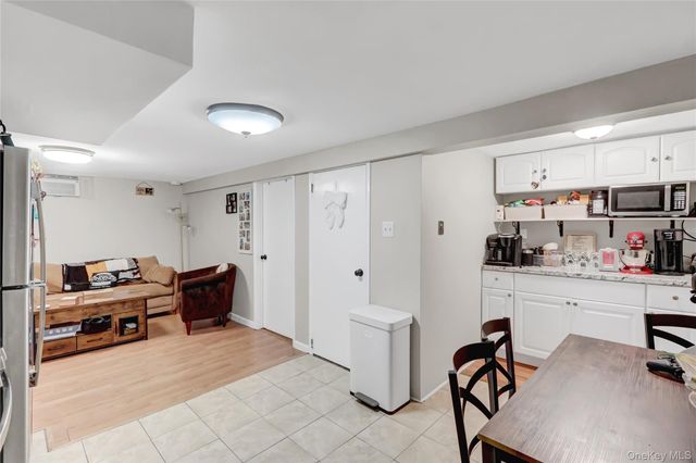 1105 N Broadway, Massapequa, NY 11758