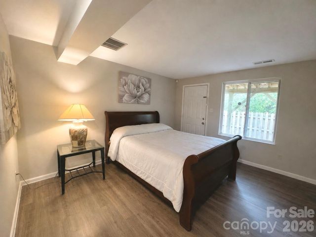 7336 Pebblestone Drive, Charlotte, NC 28212