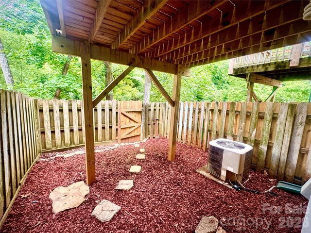 7336 Pebblestone Drive, Charlotte, NC 28212