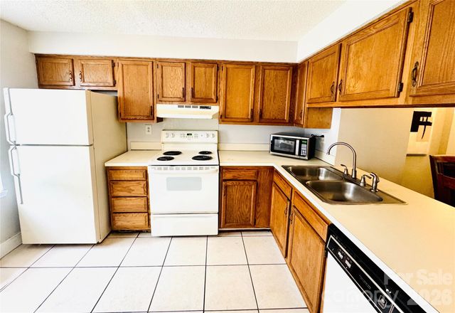 7336 Pebblestone Drive, Charlotte, NC 28212