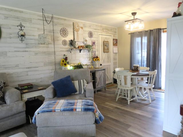 359 E Bedford Street, Marshfield, MO 65706