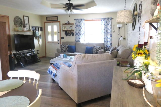 359 E Bedford Street, Marshfield, MO 65706