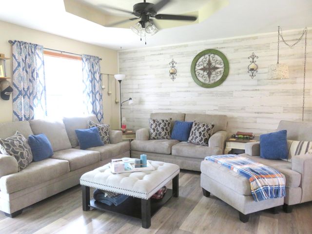 359 E Bedford Street, Marshfield, MO 65706