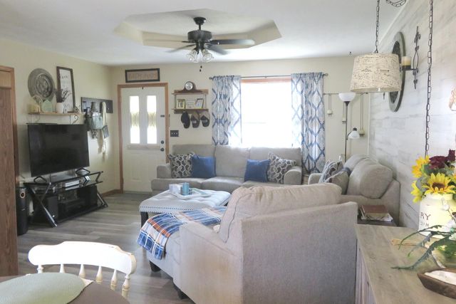 359 E Bedford Street, Marshfield, MO 65706