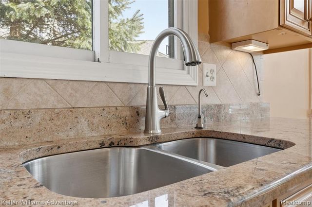47796 Arbor Trail, Northville, MI 48168