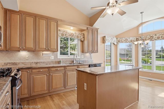 47796 Arbor Trail, Northville, MI 48168