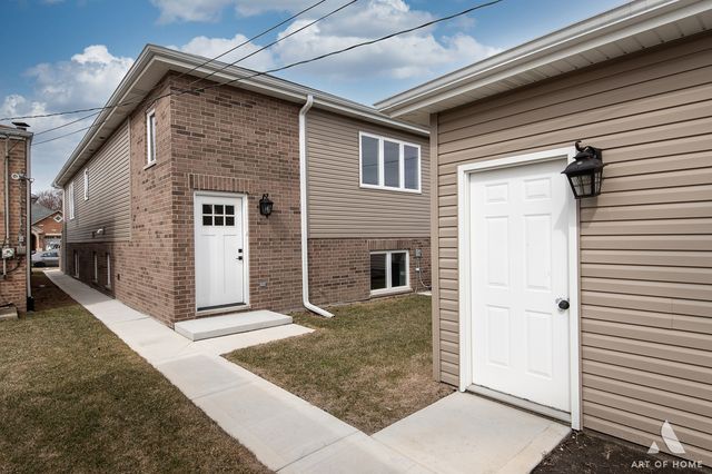 7737 1/2 Nashville Avenue, Burbank, IL 60459