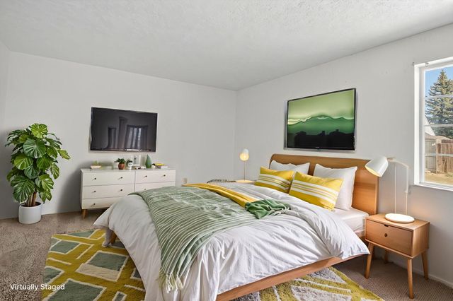 155 SW 2nd Street, Madras, OR 97741
