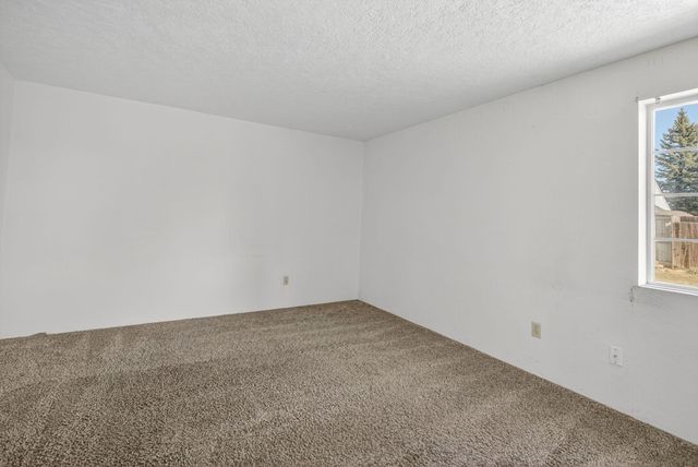 155 SW 2nd Street, Madras, OR 97741