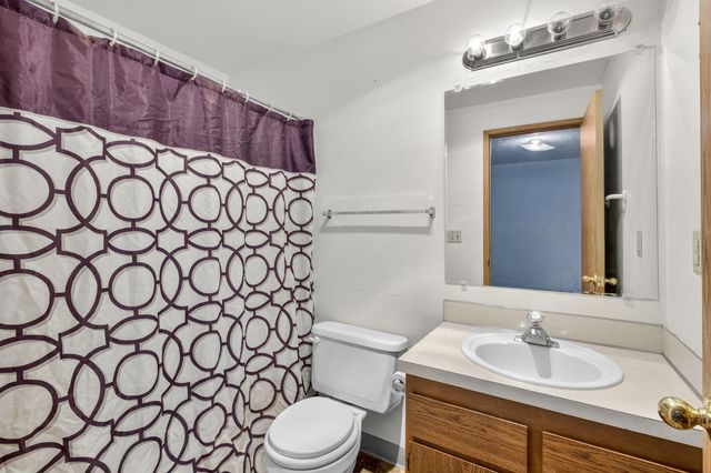 155 SW 2nd Street, Madras, OR 97741