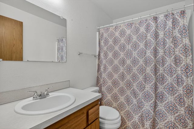 155 SW 2nd Street, Madras, OR 97741