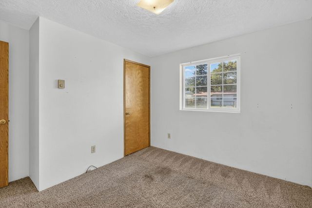 155 SW 2nd Street, Madras, OR 97741
