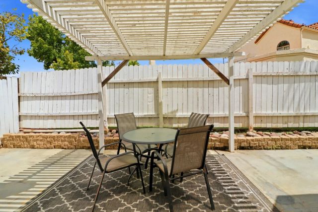 2174 Villa Sonoma Gln, Escondido, CA 92029