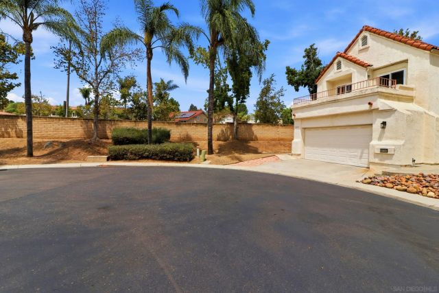 2174 Villa Sonoma Gln, Escondido, CA 92029