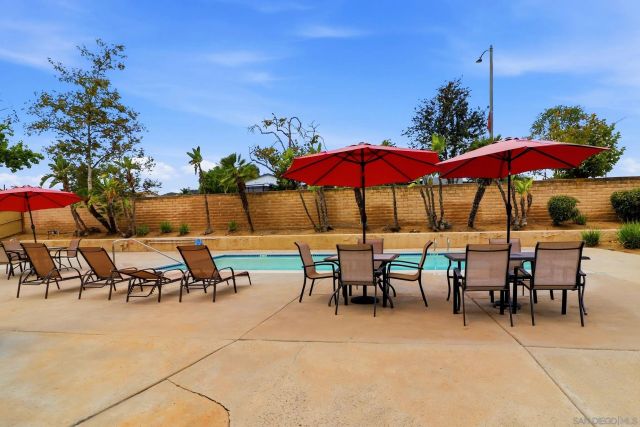 2174 Villa Sonoma Gln, Escondido, CA 92029