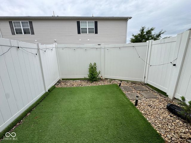 9652 Wild Iris Drive, Noblesville, IN 46060
