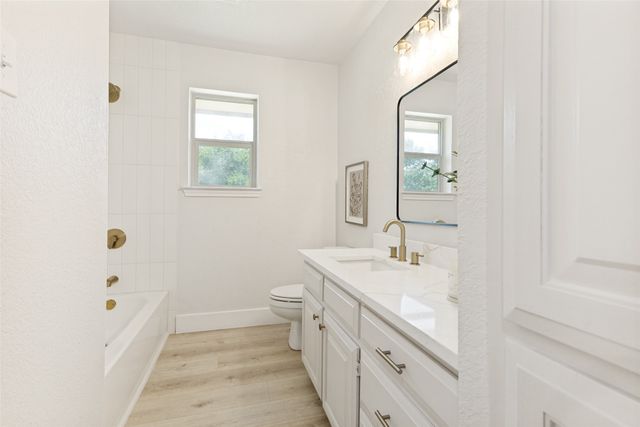 10029 Stoneleigh Drive, Benbrook, TX 76126
