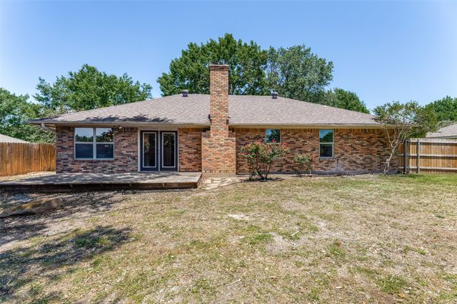 10029 Stoneleigh Drive, Benbrook, TX 76126