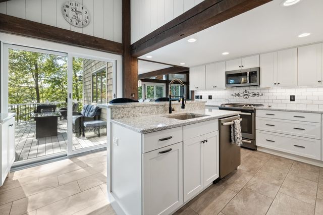 21 Shore Road, Grantham, NH 03753