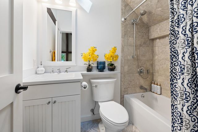 21 Shore Road, Grantham, NH 03753