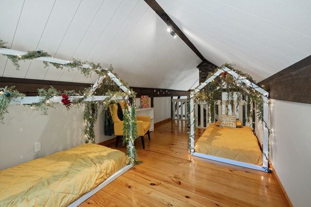 21 Shore Road, Grantham, NH 03753