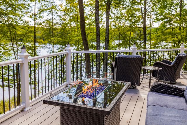 21 Shore Road, Grantham, NH 03753