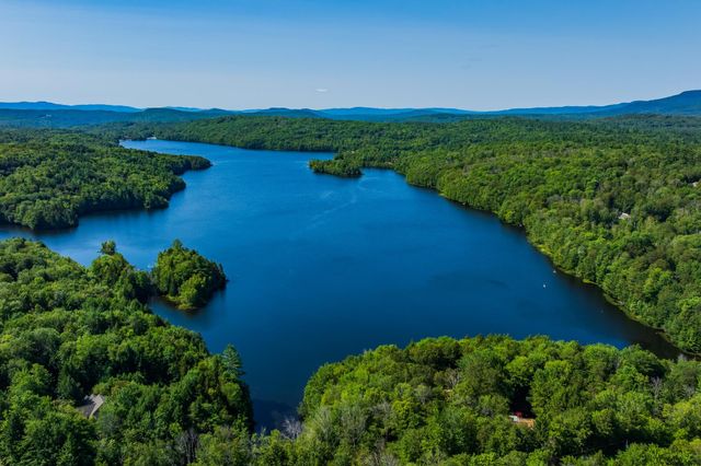 21 Shore Road, Grantham, NH 03753