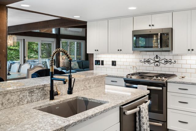 21 Shore Road, Grantham, NH 03753