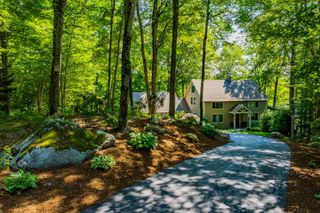 21 Shore Road, Grantham, NH 03753